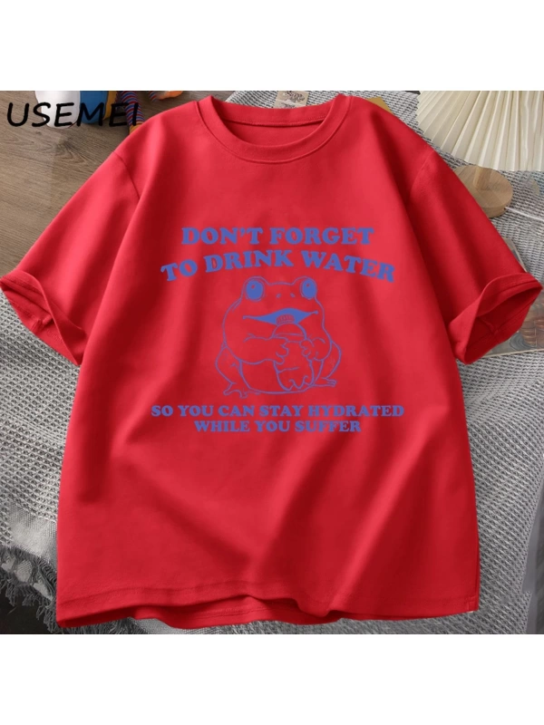 Acı çekerken hidrate kalmak T-Shirt Vintage stil komik kurbağa grafik Tee yaz pamuk kısa koll