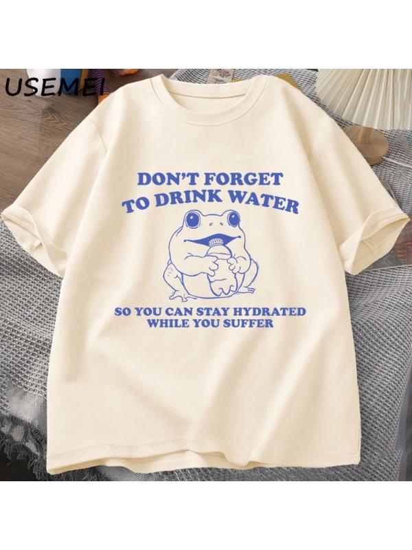 Acı çekerken hidrate kalmak T-Shirt Vintage stil komik kurbağa grafik Tee yaz pamuk kısa koll