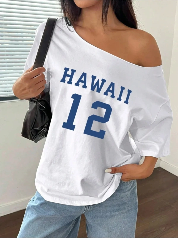 Beyaz Kadın Düşük Omuz Kayık Yaka Baskılı