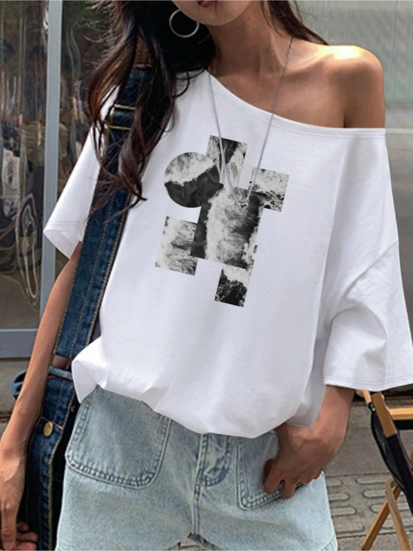 Beyaz Kadın Düşük Omuz Kayık Yaka Baskılı