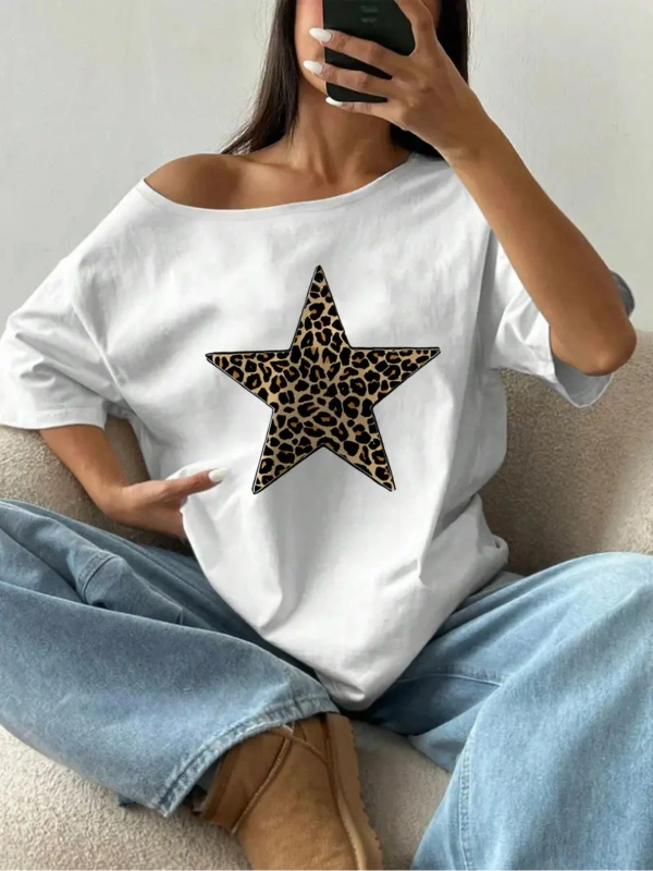 Beyaz Kadın Düşük Omuz Kayık Yaka Baskılı