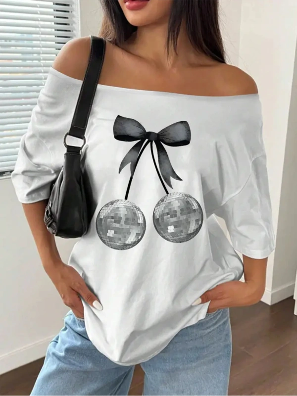 Beyaz Kadın Düşük Omuz Kayık Yaka Baskılı