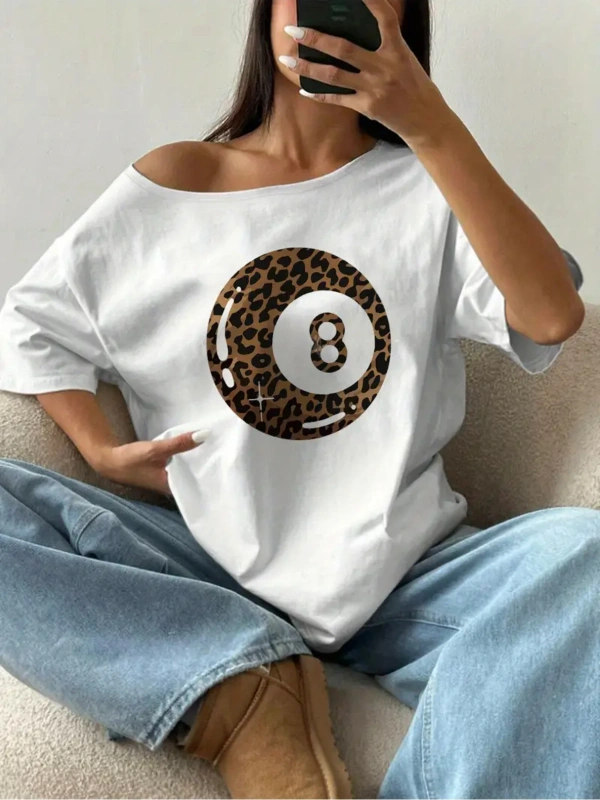 Beyaz Kadın Düşük Omuz Kayık Yaka Baskılı