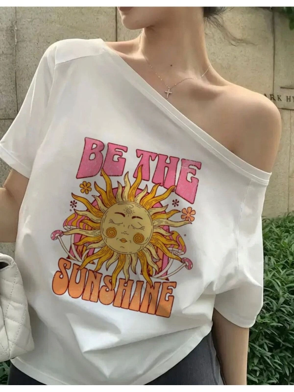 Beyaz Kadın Düşük Omuz Kayık Yaka Be The Sunshine Baskılı