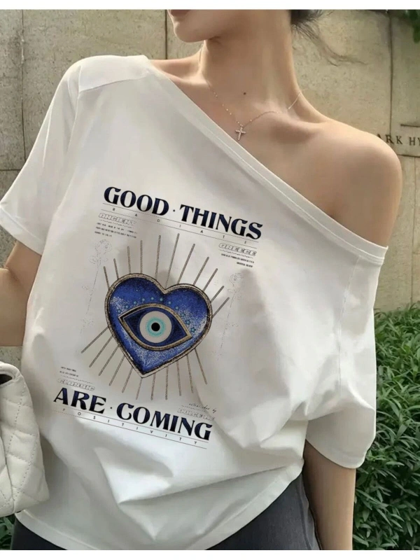 Beyaz Kadın Düşük Omuz Kayık Yaka Good Things Baskılı