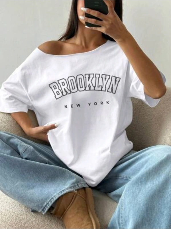 Büyük Beden Kayık Yaka Brooklyn Baskılı Oversize %100 Pamuk