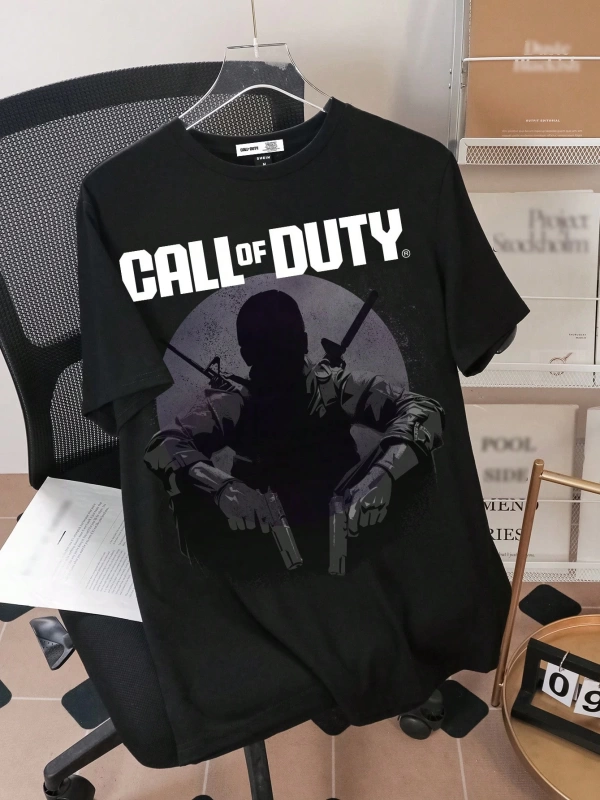 CALL OF DUTY X SHEIN Erkek Günlük Şekil ve Harf Grafik Kısa Kollu Tişört Yaz İçin