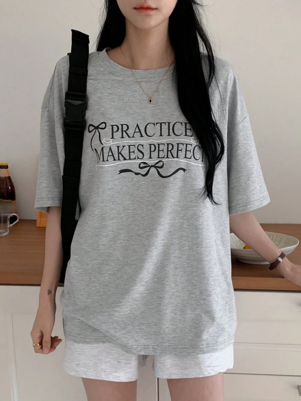 DAZY Loose Casual Letter Print Oversize Kadın Yuvarlak Yaka Düşük Omuz Tişört