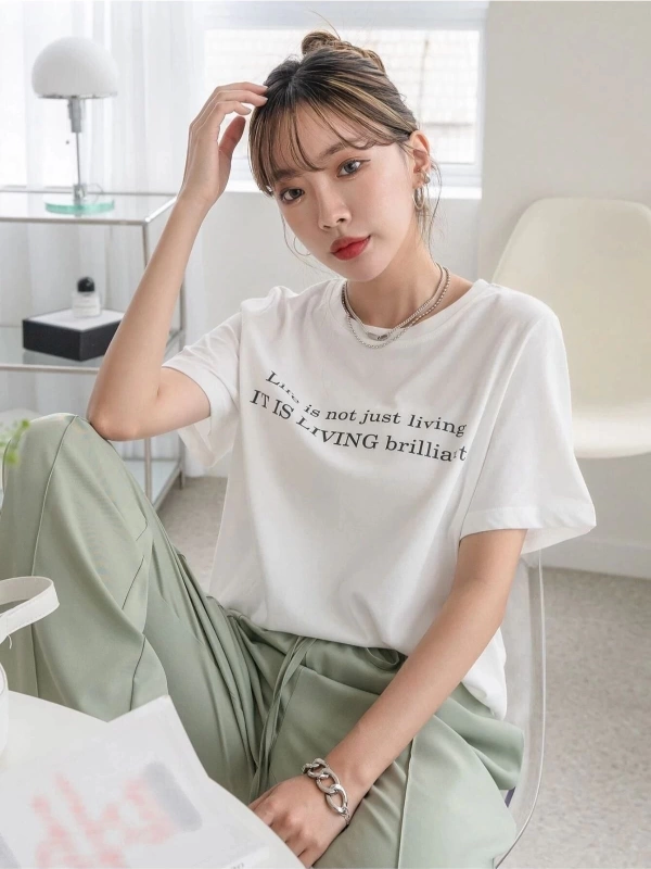 Kadın Beyaz Lıvıng Baskılı Oversize Bisiklet Yaka Tshirt
