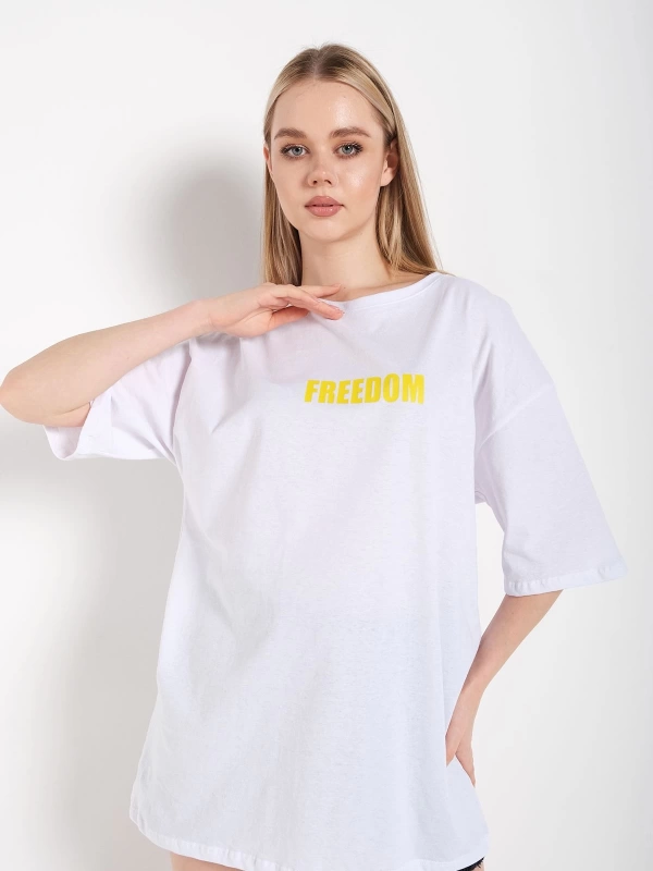 Kadın Beyaz Oversize Freedom Baskılı T-shirt