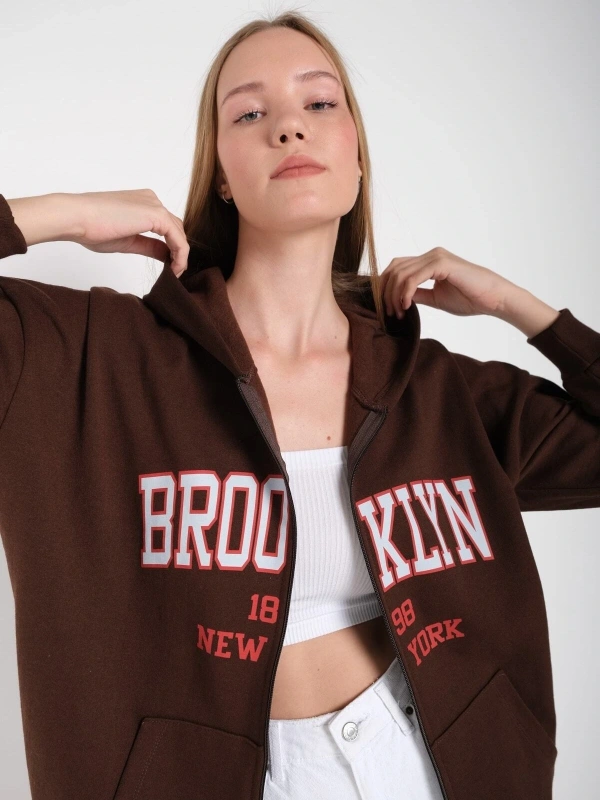Kadın Kahverengi Brooklyn Baskılı Oversize Hırka brooklynhırka Kahverengi