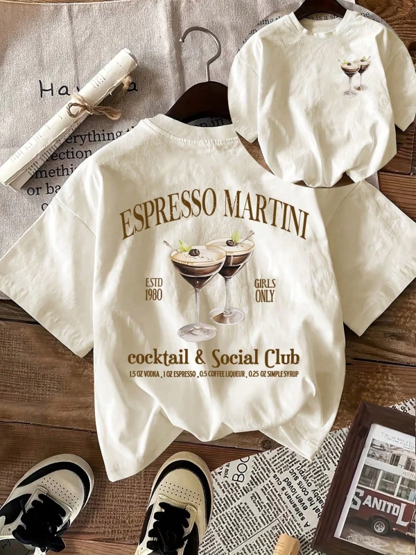 Kadınlar Rahat Yuvarlak Yaka Kısa Kollu Tişört Espresso Martini Coffee Club Grafikli, Yaz K