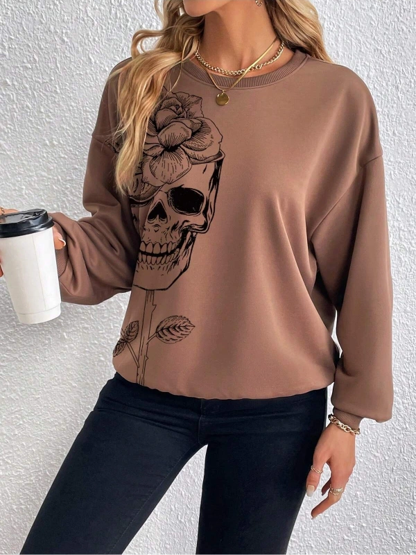 Kafatası ve Çiçek Desenli Damla Omuzlu Tişört Kahverengi