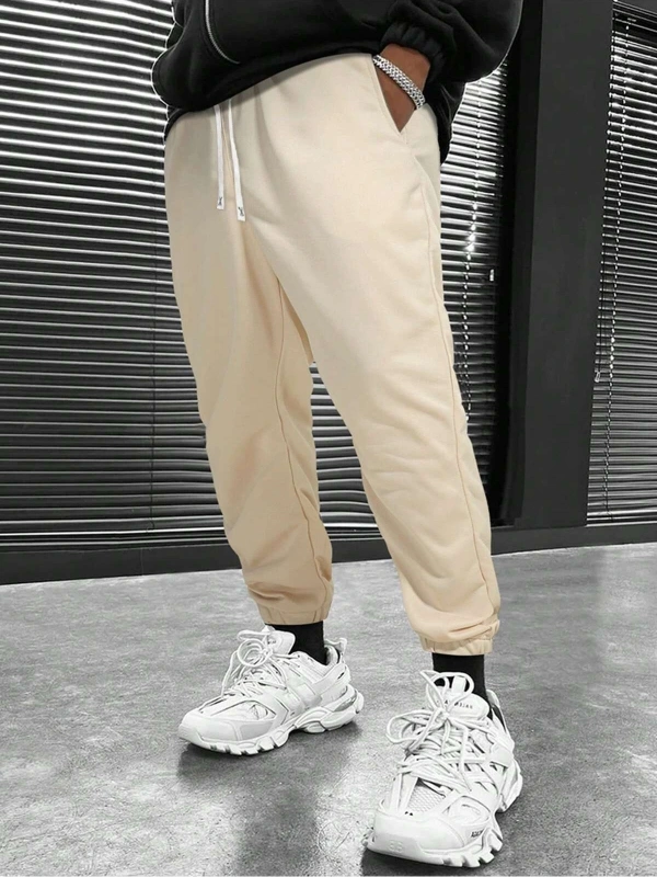 Manfinity Hypemode Erkek İpli Bel Eğimli Cep Eşofman Altı