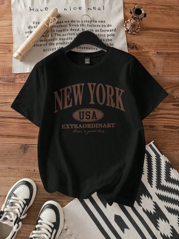Okula Dönüş New York Rahat Harfli Grafik Düzenli Yuvarlak Yaka Kısa Kollu Kadın Ti