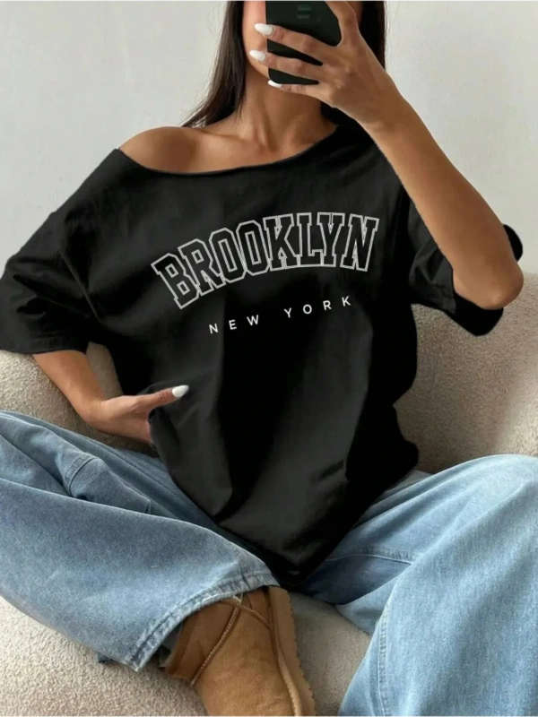 Siyah Kadın Düşük Omuz Kayık Yaka Baskılı