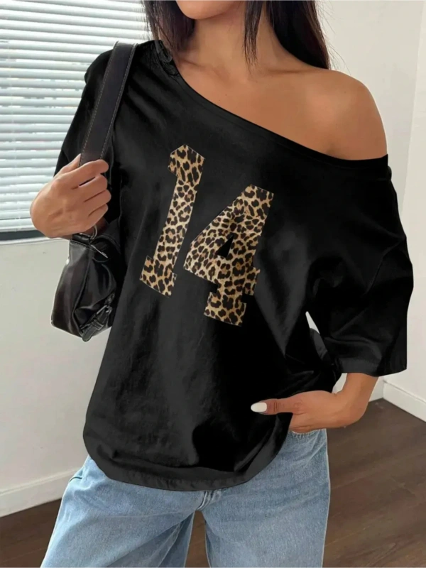 Siyah Kadın Düşük Omuz Kayık Yaka Baskılı