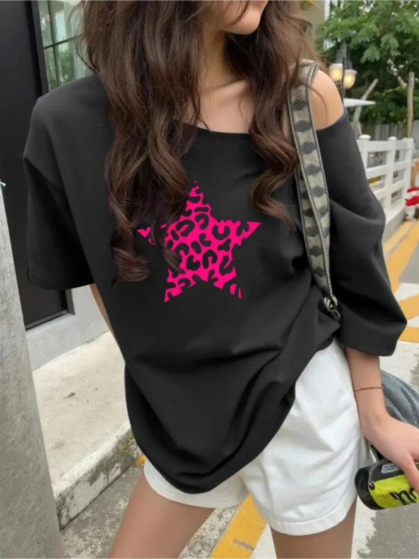 Siyah Kadın Düşük Omuz Kayık Yaka Baskılı