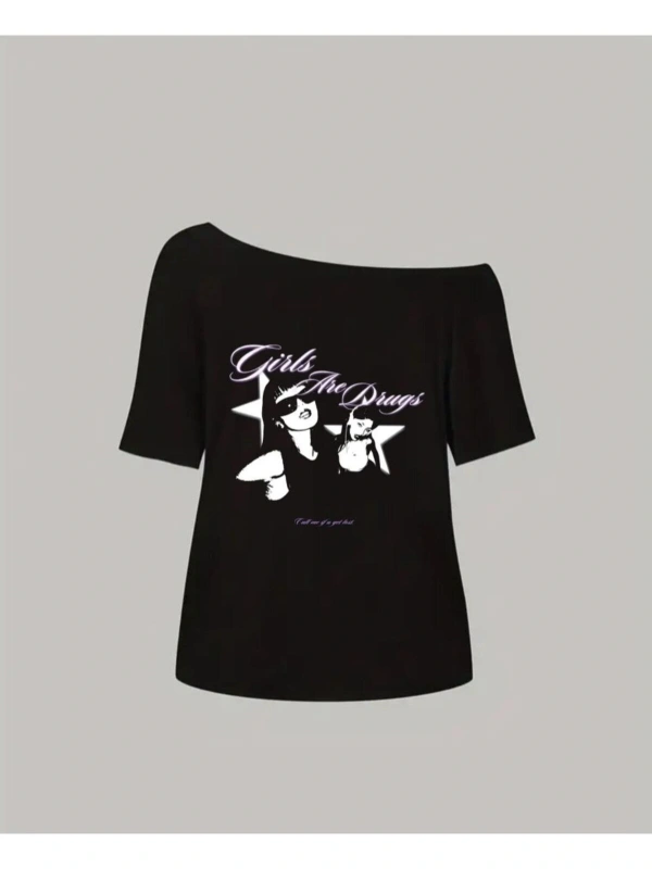 Siyah Kadın Düşük Omuz Kayık Yaka Girls Are Drugs Baskılı