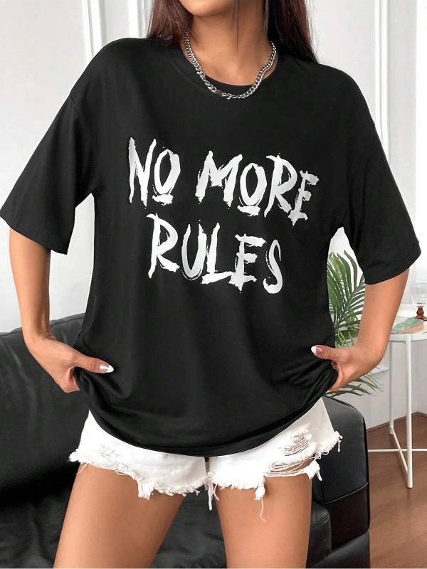 Slogan Grafikli Düşük Omuzlu Tişört