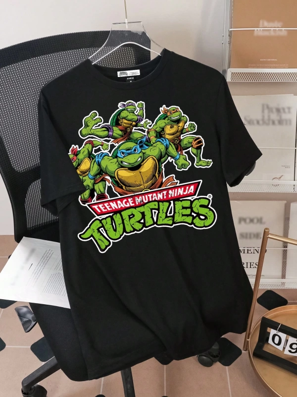 TEENAGE MUTANT NINJA TURTLES X SHEIN Erkek Karikatür Kaplumbağa ve Harf Grafik Yuvarlak Yaka
