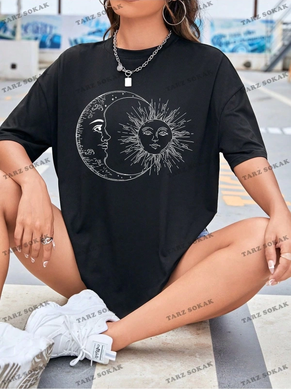 Unisex BAY  Güneş ve Ay Desenli Düşük Omuz Tişört KOD-1342