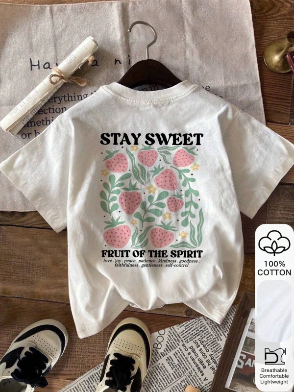 Yazlık Kadın Bol Tişört, STAY SWEET&Çilek Baskılı, %100 Pamuk, Beyaz Kısa Kollu Grafik Tişört