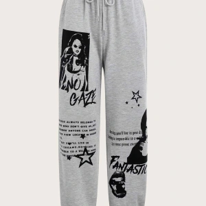 & Figure Graphic Drawstring Waist 4 Mevsim Eşofman