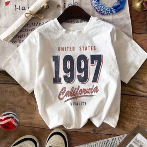1997 Vintage Amerikan Yazı Tipi Stili Moda Rahat Baskılı Siyah Kısa Kollu Tiş