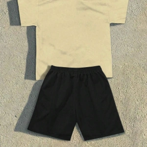 2 adet/takım Erkek Yaz Rahat Spor Düz Renk Mürettebat Tişört ve Şort Takımı