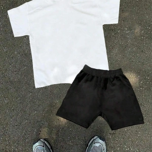 2 adet/takım Erkek Yaz Rahat Spor Düz Renk Mürettebat Tişört ve Şort Takımı