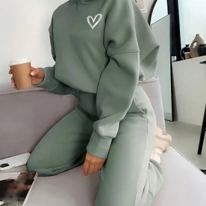 2 Parça Kadın Uzun Kollu Kapüşonlu Sweatshirt Cepli ve Yüksek Bel Kloş Pantolon