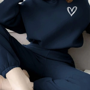 2 Parça Kadın Uzun Kollu Kapüşonlu Sweatshirt Cepli ve Yüksek Bel Kloş Pantolon