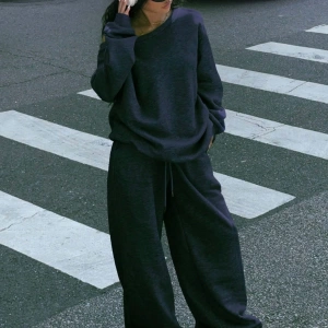 2 Parça Set: Bol Soğuk Omuz Sweatshirt ve Termal Astarlı Geniş Paça Eşofman Altı
