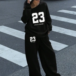 2 Parça Set: Bol Soğuk Omuz Sweatshirt ve Termal Astarlı Geniş Paça Eşofman Altı