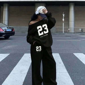 2 Parça Set: Bol Soğuk Omuz Sweatshirt ve Termal Astarlı Geniş Paça Eşofman Altı