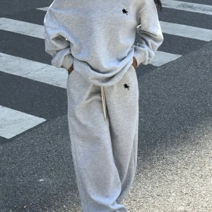 2 Parça Set: Bol Soğuk Omuz Sweatshirt ve Termal Astarlı Geniş Paça Eşofman Altı