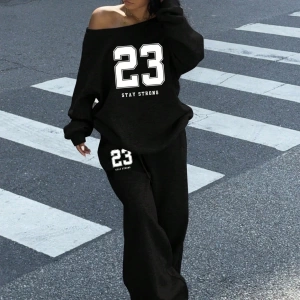 2 Parça Set: Bol Soğuk Omuz Sweatshirt ve Termal Astarlı Geniş Paça Eşofman Altı