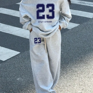 2 Parça Set: Bol Soğuk Omuz Sweatshirt ve Termal Astarlı Geniş Paça Eşofman Altı