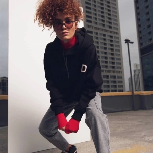 Unisex D Harfli Siyah Sweatshirt Trndz235