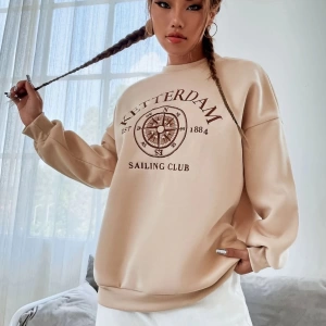 Kadın Bej Bisiklet Yaka Ketterdam Nakış Işleme Oversize Sweatshirt