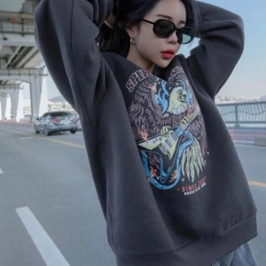 Kadın Gri Flying Music Baskılı Oversize Bisiklet Yaka Sweatshirt F