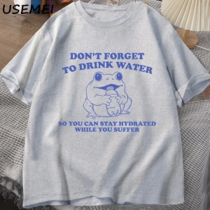Acı çekerken hidrate kalmak T-Shirt Vintage stil komik kurbağa grafik Tee yaz pamuk kısa koll