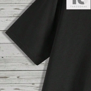 Anime Erkekler Figür ve Harf Grafikli Tişört