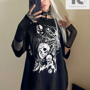 Anime Kafatası Baskı Damla Omuz Tişört