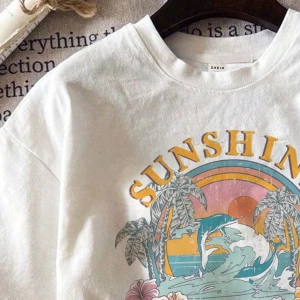 Attrition Casual Dolphin, Palmiye Ağacı ve Dalga Baskılı Slim Fit Kısa Kollu Beyaz Tişört Kad