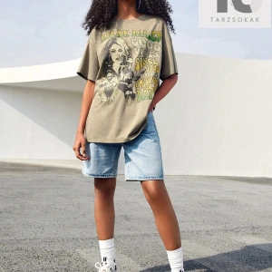 Ayı ve Mektup Grafikli Düşük Omuz Oversize Tişört