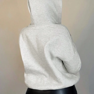 BamGleam Kadın Fermuarlı Kapşonlu Sweatshirt, İngilizce Metin Baskısı ve Kontrast Renkli Kapş Model 5205