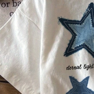 Bayan Renkli Harf Slogan Baskılı Moda ve Çok Yönlü Yuvarlak Yaka Kısa Kollu Tişört, Günlük Eğ