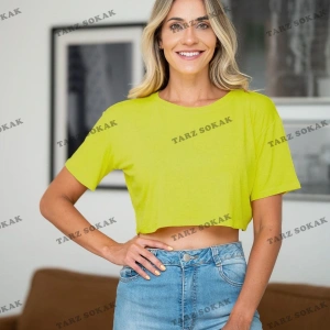 Beyaz %100 Pamuk Bisiklet Yaka Oversize Crop